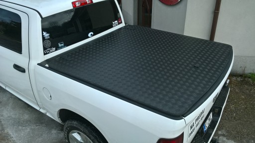 Toyota Tundra — надстройка: крышка грузового отсека
