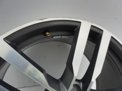 Одинарный диск Audi TT 8S0601025F