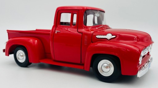 Ford F-100 Pickup 1956 1:24 Motormax 73235 красный
