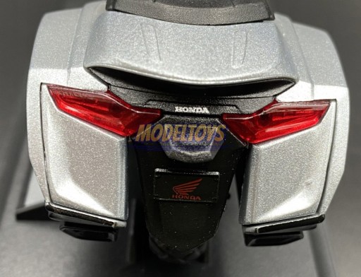 HONDA GL1800 Gold Wing мотоцикл 1:18 Welly модель