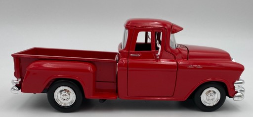 Пикап GMC Blue Chip 1955 года, красный, масштаб 1:24 Motormax 79382