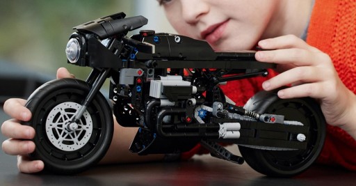 LEGO Technic Бэтмен — Бэтмотор 42155