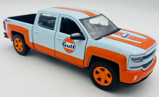 Chevy Silverado 1500 LT Z71 Crew Cab GULF Livery модель 1:27 Motormax 79666