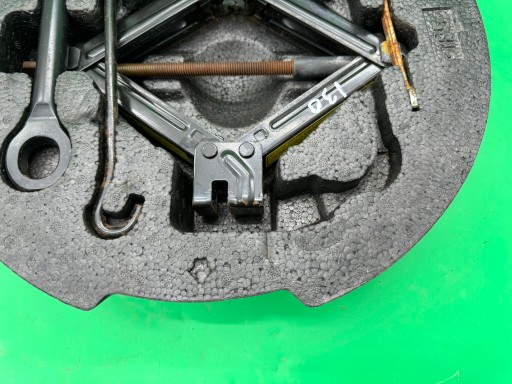 ВСТАВКА ЗАПАСНОГО КОЛЕСА JACK KEY ПЕНОСТРОИТЕЛЬ 09149-2L000 HYUNDAI I30 I 07-