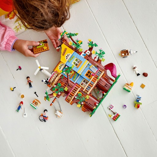 LEGO FRIENDS «ДОМ ДРУЖБЫ» 41703 + РОЖДЕСТВЕНСКИЙ НАБОР LEGO 41758