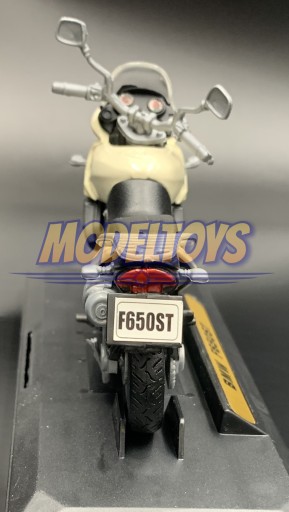 BMW F650 ST на базе Motormax в масштабе 1:18.