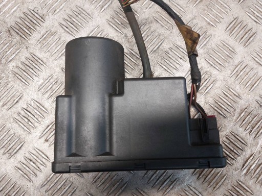 НАСОС ЦЕНТРАЛЬНОГО ЗАМКА AUDI 80 B4 4A0862257A