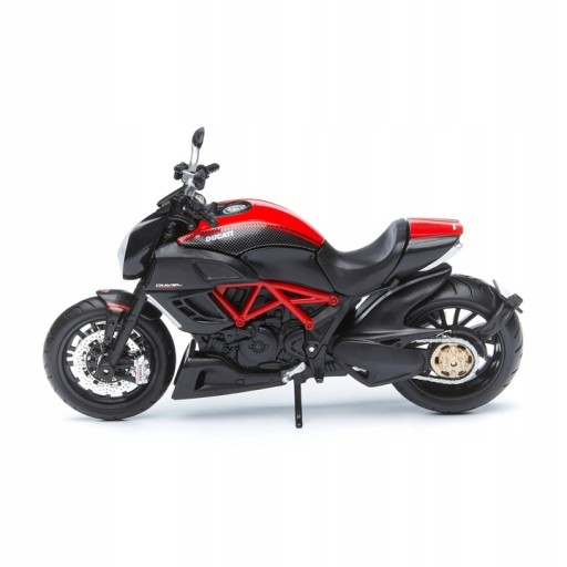 Складная модель Ducati Diavel Carbon в масштабе 1:12