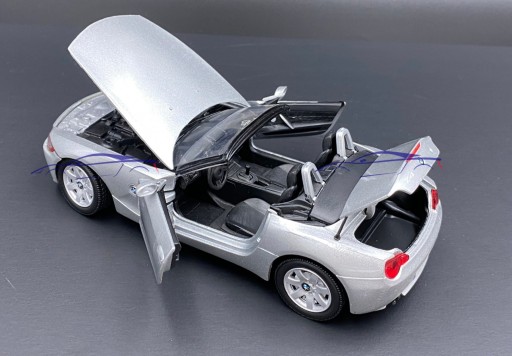 BMW Z4 Roadster серебристый 1:24 модель Motormax 73269