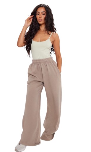 СПОРТИВНЫЕ КОСТЮМЫ PRETTYLITTLETHING ДЛЯ МАЛЕНЬКИХ ЖЕНЩИН 40 1EJF