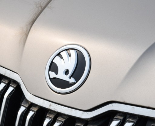 ЭМБЛЕМА SKODA ЛОГОТИП 80мм 90мм НА ОТКРЫТКУ КАПОТА