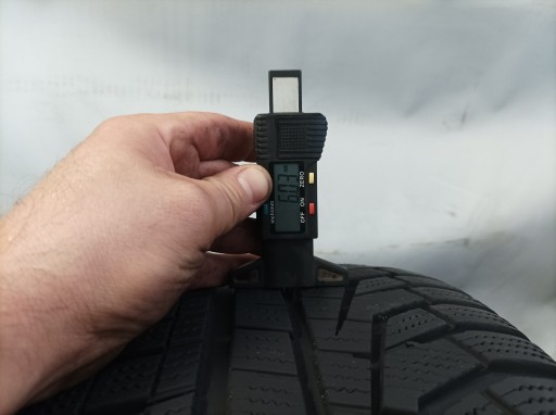 235/55 R17 103V Hankook Winter I*cept Evo2 W320