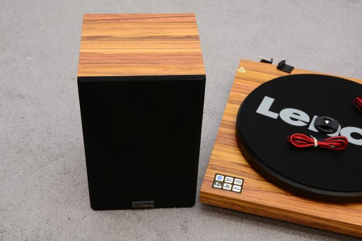 Проигрыватель Lenco LS-500 со встроенным усилителем