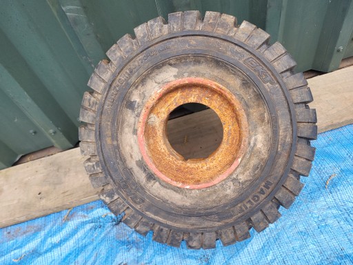 КОЛЕСО BKT 18 X 7 - R 8 180/70-8 СЪЕМНАЯ ШИНА 18x7-8
