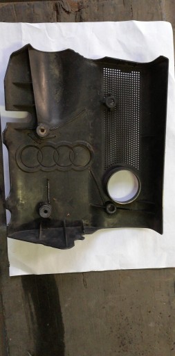 Верхняя крышка двигателя Audi A4 B5 1.6 бензин 06B103935B