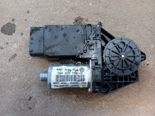 ЭЛЕКТРОМОТОР СТЕКЛА ПРАВЫЙ ПЕРЕДНИЙ VW PASSAT B5 3B4837752