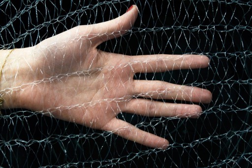 ПРОЧНАЯ УПАКОВОЧНАЯ СЕТКА ДЛЯ РОЖДЕСТВЕНСКОЙ ЕЛКИ белая 45смx300 NT45 РУКАВ