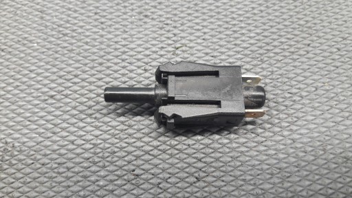 001545 Przełącznik świateł hamowania ford fiesta m