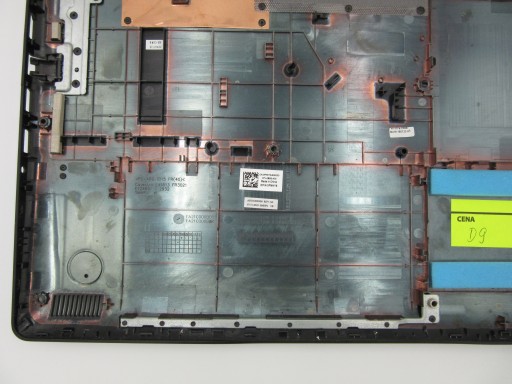 Нижняя часть корпуса Dell Inspiron 5570