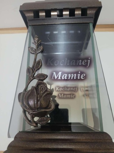 Znicz Kapliczka z dedykacją 'Kochanej Mamie'