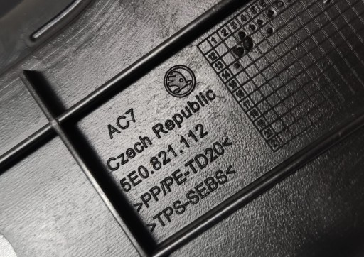 Wygłuszenia zamknięcia błotników przód OE ORYGINAŁ