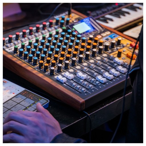 АУДИОМИКШЕР-РЕКОРДЕР TASCAM МОДЕЛЬ 12