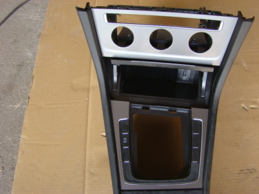 Подлокотник для VW Golf VII 5G0864207D 5G0863241BE