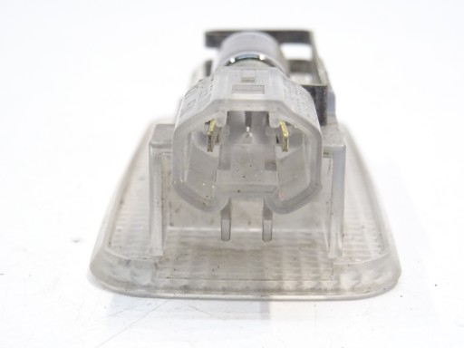 ФОНАРЬ БАГАЖНИКА TOYOTA YARIS I 2003-2005 YARIS II 2006-2011