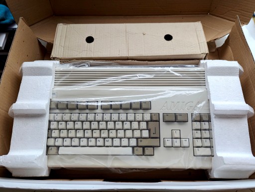 *** COMMODORE AMIGA 1200 A1200 + BOX № 2 // ретро_фанатик // ***