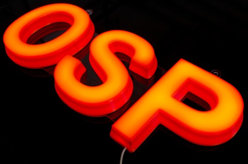 Буквы OSP со светодиодной подсветкой с использованием технологии 3D-печати