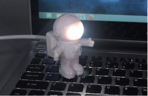 USB-ЛАМПА АСТРОНАВТ БОЛЬШАЯ СВЕТОДИОДНАЯ ОСВЕЩЕНИЕ 6x7