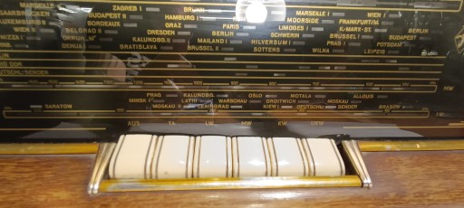 Radio drewniane zabytkowe ,,RFT AM-FM SUPER DOMINANTE SERIE DRESDEN,,