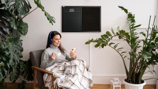 Tablica korkowo magnetyczna 60x40 brązowo-czarna COMBI czarna rama +GRATIS