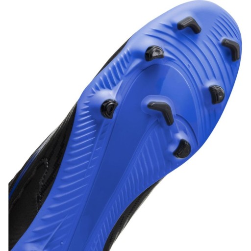 Бутсы для футбола Nike Phantom GX Club FG