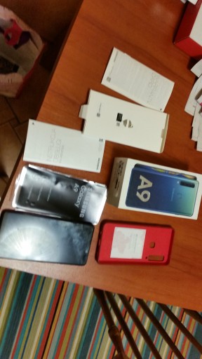Смартфон Samsung Galaxy A9 6/128 ГБ + чехол