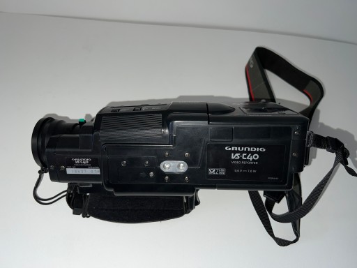 Kamera video GRUNDIG VS-C40 VHS-C zestaw ładowarka akumulatorek