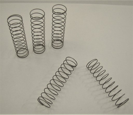 ПРУЖИНА НАЖИМАЮЩАЯ d=0,6 * Dz=14 * L=52 - 5 шт.