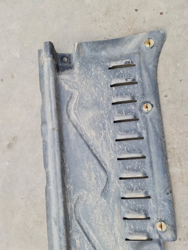 КРЫШКА ШАССИ VW T5 7H0825210E