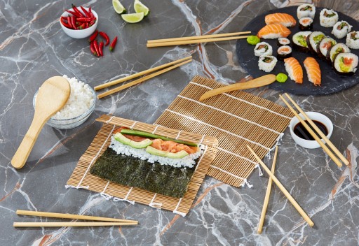 ZESTAW DO SUSHI 14 elementów 5x PAŁECZKI 2x MATA