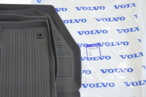 Оригинальные резиново-велюровые коврики VOLVO XC60 оригинальные оригинальные.