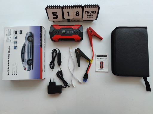 ПУСКЕР-БУСТЕР POWERBANK 12 В, 28 000 МАЧ С ЖК-ДИСПЛЕЕМ + СВЕТОДИОД