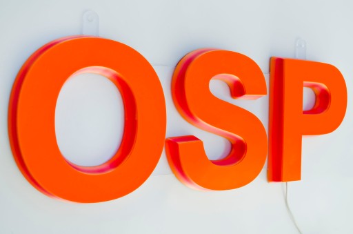 Буквы OSP со светодиодной подсветкой с использованием технологии 3D-печати