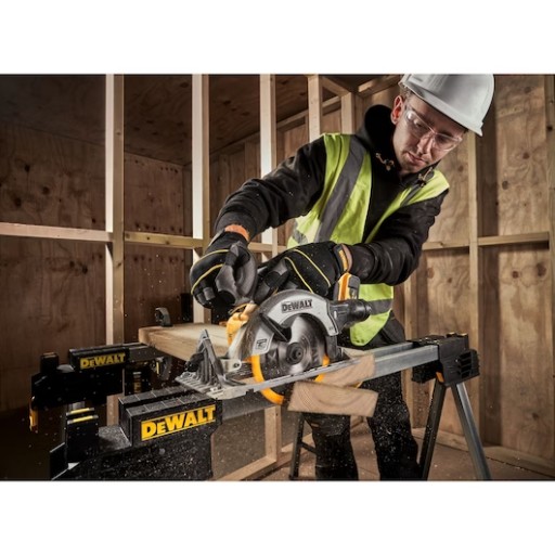 АККУМУЛЯТОРНАЯ ЦИРКУЛЯРНАЯ ПИЛА 165MM XR 18V ​​DCS565NT DEWALT