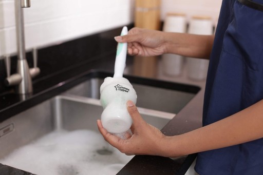 Щетка для чистки бутылочек Tommee Tippee, зеленая