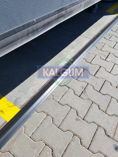 Уплотнитель гаражных ворот, порог 6 м + монтажный клей (длина 6,20 м) товар PL