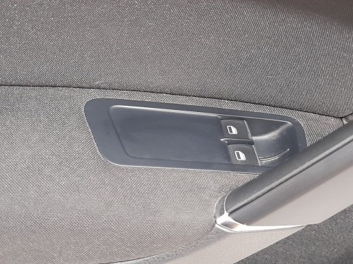 GOLF VII 3-y drzwi BOCZEK TAPICERKA DRZWI AMBIENTE LED CARBON 5G3867011BQ