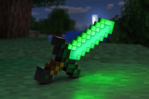 PALADONE Minecraft Лампа с алмазным мечом