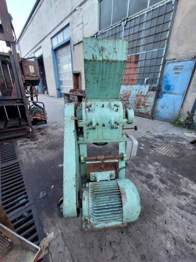 Młynek rozdrabniacz granulator kruszarka rębak shredder do plastiku sprawny