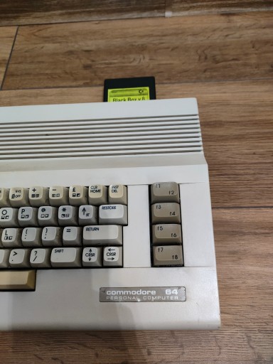 Компьютер Commodore 64 + картридж