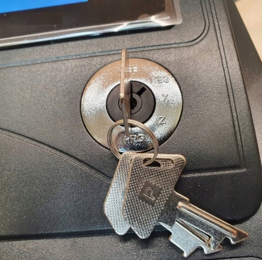 КАССОВЫЙ АППАРАТ OLYMPIA CM 941 TSE С ЯЩИКОМ, ПРОГРАММИРУЕМЫМ С КОМПЬЮТЕРА